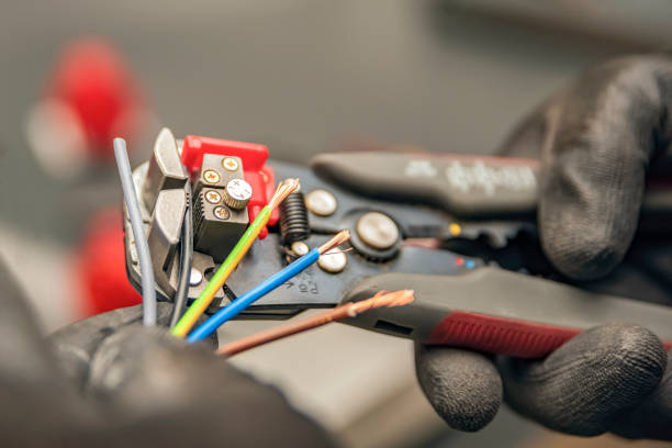 Best Emergency Electrical Repair  in Holly, MI